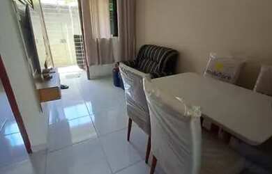 Imagem: A casa possui 3 Dormitórios, 1 Banheiro, 1 Vaga na garagem