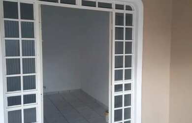 Imagem: O apartamento possui 2 Dormitórios, 1 Banheiro, 3 Vagas na