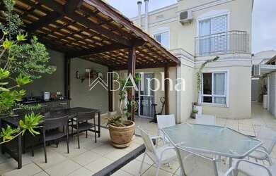 Imagem: A casa em condomínio à venda possui 3 Dormitórios, 2 Banheiros