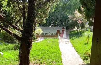 Imagem: A casa em condomínio possui 3 Dormitórios, 1 Banheiro, 4 Vagas