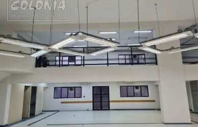 Imagem: O depósito possui 3 Vagas na garagem, 506m² de Área e está