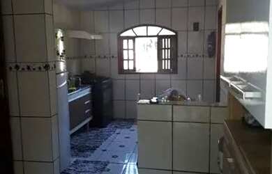 Imagem: A casa possui 2 Dormitórios e está localizado em Jardim Cinira