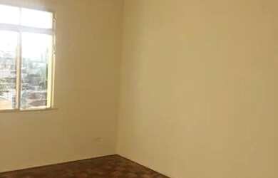 Imagem: O apartamento possui 3 Dormitórios, 1 Banheiro, 1 Vaga na garagem