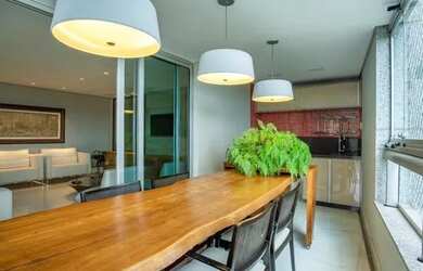 Imagem: O apartamento possui 4 Dormitórios, 5 Banheiros, 5 Vagas na