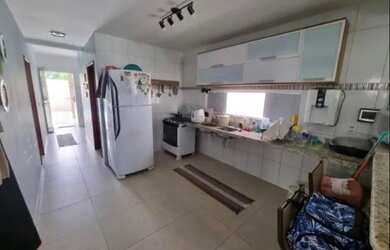 Imagem: A casa possui 2 Dormitórios, 2 Banheiros, 1 Vaga na garagem