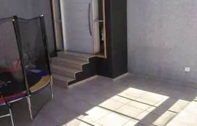 Imagem: A casa possui 3 Dormitórios, 3 Banheiros, 2 Vagas na garagem