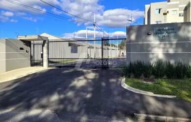 Imagem: A casa em condomínio está localizado em Costeira, Araucária