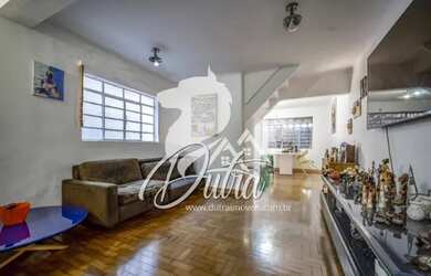 Imagem: A casa possui 3 Dormitórios, 3 Banheiros, 2 Vagas na garagem