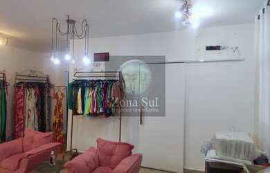 Imagem: O depósito possui 1 Vaga na garagem, 42m² de Área e está