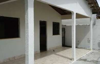 Imagem: A casa possui 5 Dormitórios, 3 Banheiros, 3 Vagas na garagem