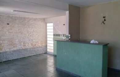 Imagem: A casa possui 5 Dormitórios, 3 Banheiros e está localizado