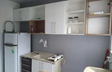 Imagem: O apartamento possui 1 Dormitório, 1 Banheiro, 1 Vaga na garagem