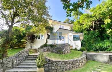 Imagem: A casa possui 2 Dormitórios, 1 Banheiro, 5 Vagas na garagem