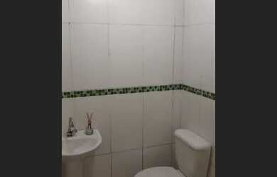 Imagem 4: Alugo casa na Mosela. 2 Banheirose1 Dormitório