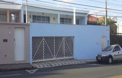 Imagem: A casa em condomínio possui 1 Dormitório, 4 Banheiros, 2 Vagas