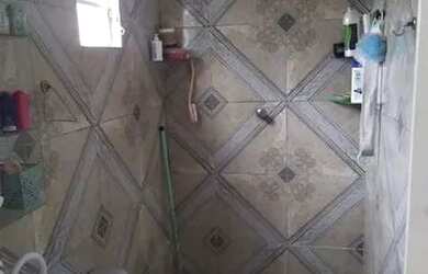 Imagem: A casa possui 3 Dormitórios, 2 Banheiros, 1 Vaga na garagem