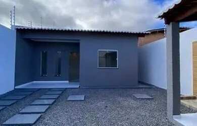 Imagem: A casa possui 2 Dormitórios, 1 Banheiro, 2 Vagas na garagem