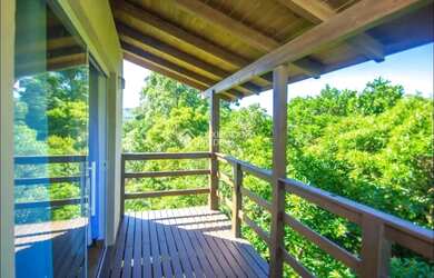 Imagem 13: Casa com amplo terreno na Praia do Rosa - Conforto e localização privilegiada