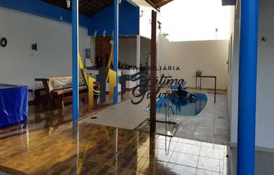 Imagem: A casa possui 5 Dormitórios, 5 Banheiros, 5 Vagas na garagem