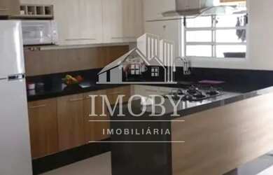 Imagem: A casa possui 2 Dormitórios, 3 Banheiros, 2 Vagas na garagem