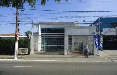 Imagem: O depósito possui 2 Vagas na garagem, 426m² de Área e está