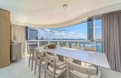 Imagem: O apartamento possui 4 Dormitórios, 4 Banheiros, 4 Vagas na