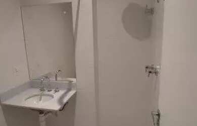 Imagem 4: -1 dormitório, sala, banheiro, cozinha e área de serviço. Possui ar...