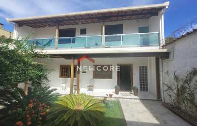 Imagem: A casa possui 5 Dormitórios, 4 Banheiros, 3 Vagas na garagem