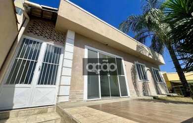 Imagem: A casa possui 3 Dormitórios, 2 Banheiros, 69m² de Área, Varanda