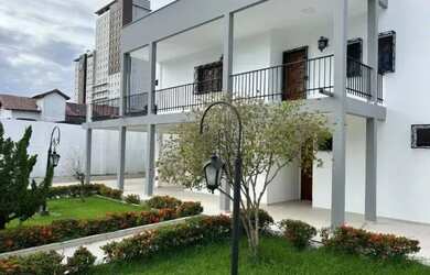 Imagem: A casa em condomínio possui 4 Dormitórios, 5 Banheiros, 4