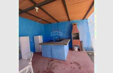 Imagem: A casa possui 2 Dormitórios, 2 Banheiros, 324m² de Área e