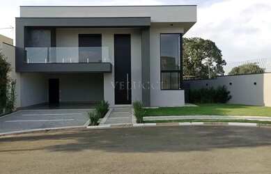 Imagem: A casa em condomínio possui 3 Dormitórios, 2 Banheiros, 2