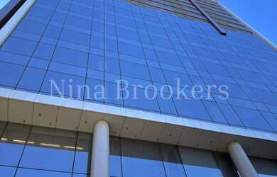 Imagem: O depósito possui 4 Vagas na garagem e 126m² de Área e está