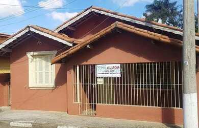 Imagem: A casa possui 3 Dormitórios, 2 Banheiros, 130m² de Área e