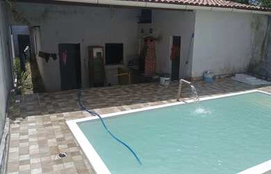 Imagem: A casa possui 2 Dormitórios, 2 Banheiros, 1 Vaga na garagem