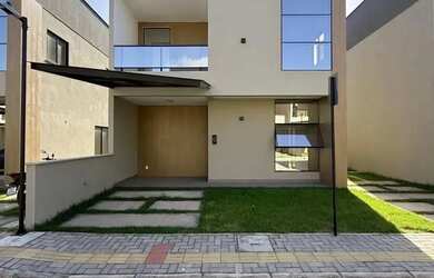 Imagem: A casa em condomínio possui 4 Dormitórios, 3 Banheiros, 2