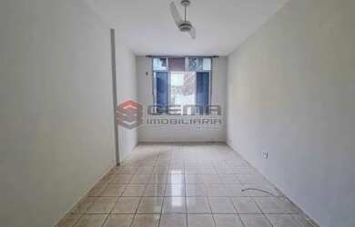 Imagem: A kitnet possui 1 Dormitório, 1 Banheiro, 28m² de Área e