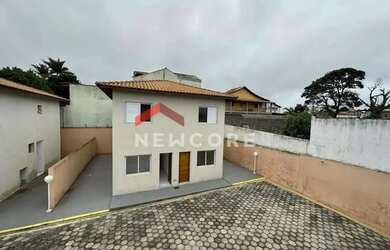 Imagem: A casa em condomínio possui 2 Dormitórios, 2 Banheiros, 2