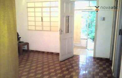 Imagem: A casa possui 2 Dormitórios, 2 Banheiros, 2 Vagas na garagem