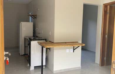 Imagem: A kitnet possui 1 Dormitório, 1 Banheiro, 1 Vaga na garagem