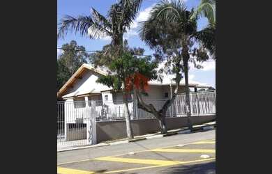 Imagem 12: Casa Sobrado. Piscina, Churrasqueira, 274m² de Áreae2 Vagas na garagem