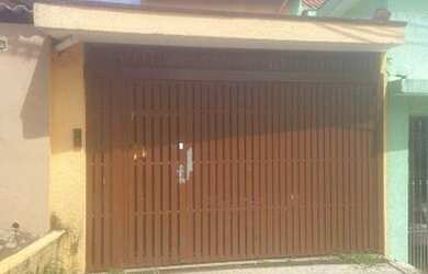 Imagem: A casa possui 2 Dormitórios, 1 Banheiro, 1 Vaga na garagem