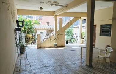 Imagem: A casa possui 3 Dormitórios, 3 Banheiros, 2 Vagas na garagem