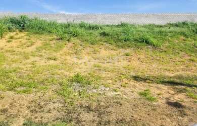 Imagem: O terreno possui 300m² de Área, Imóvel novo e está localizado