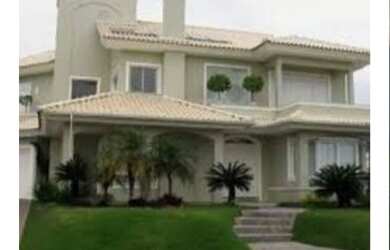 Imagem: A casa possui 3 Dormitórios e está localizado em Centro