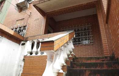 Imagem: O depósito possui 1 Vaga na garagem e 200m² de Área e está