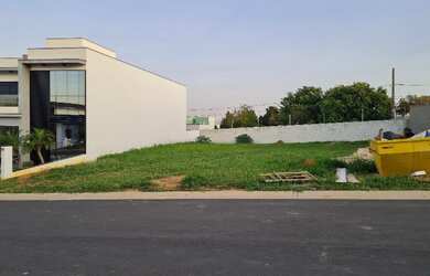 Imagem: O terreno possui 366m² de Área e está localizado em Jardim