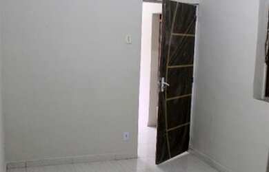 Imagem: A casa em condomínio possui 4 Dormitórios, 2 Banheiros, 1