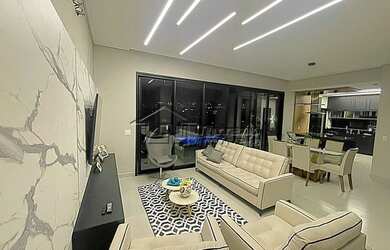 Imagem: A casa em condomínio possui 4 Dormitórios, 5 Banheiros, 4