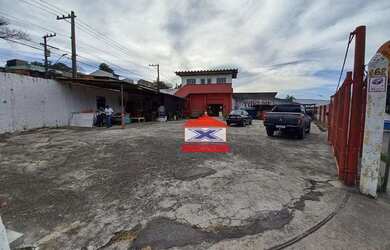 Imagem: O depósito possui 5 Vagas na garagem, 150m² de Área e está